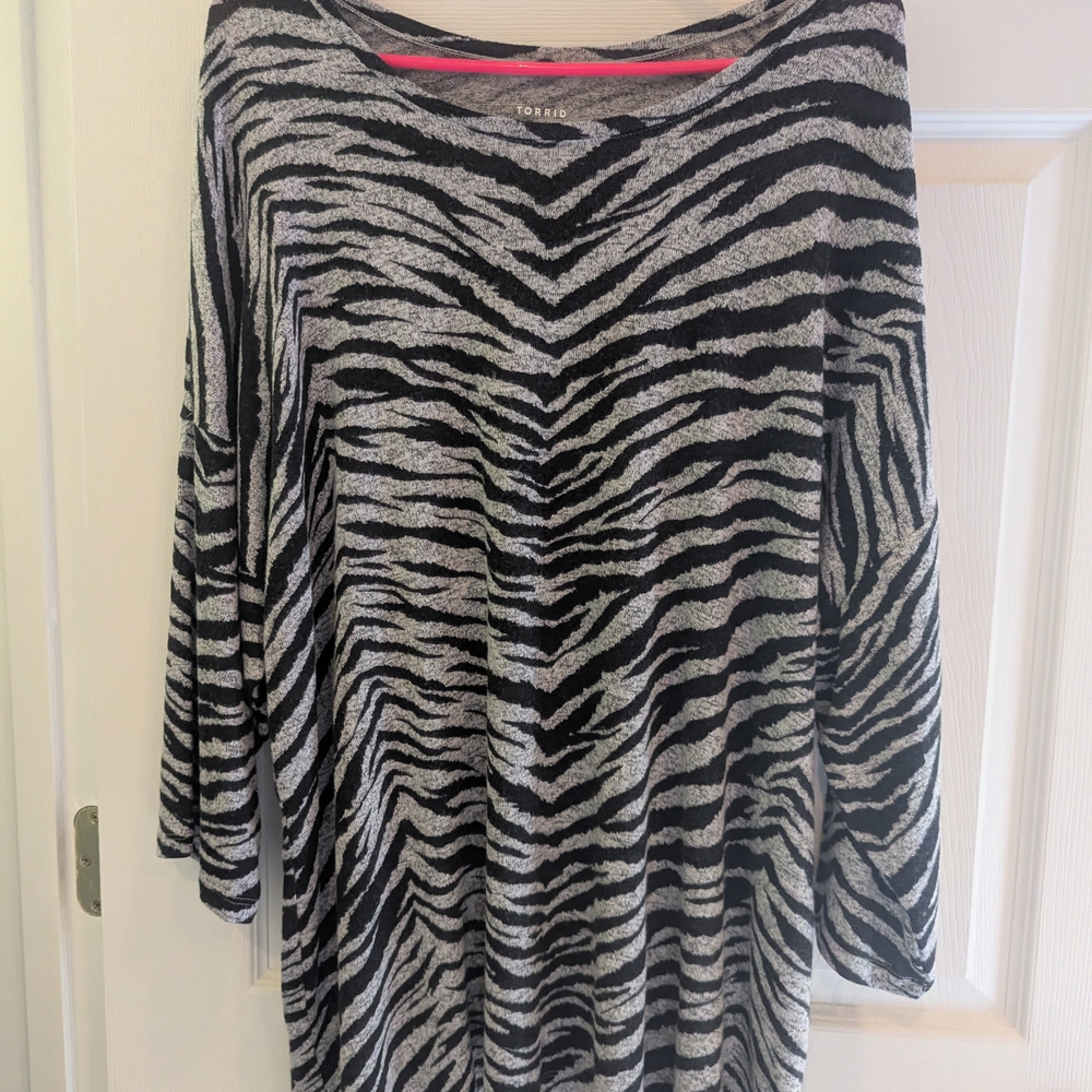 Torrid Black and Gray Zebra Print Women's Top